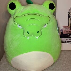 NWT Squishmallows Green and White Reptile Plush
